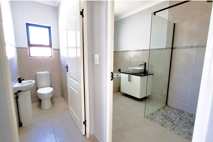 3 Bedroom Property for Sale in Sandy Point Western Cape